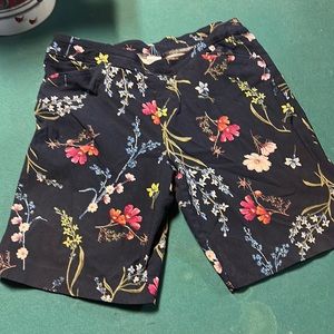 Women’s floral shorts size large
